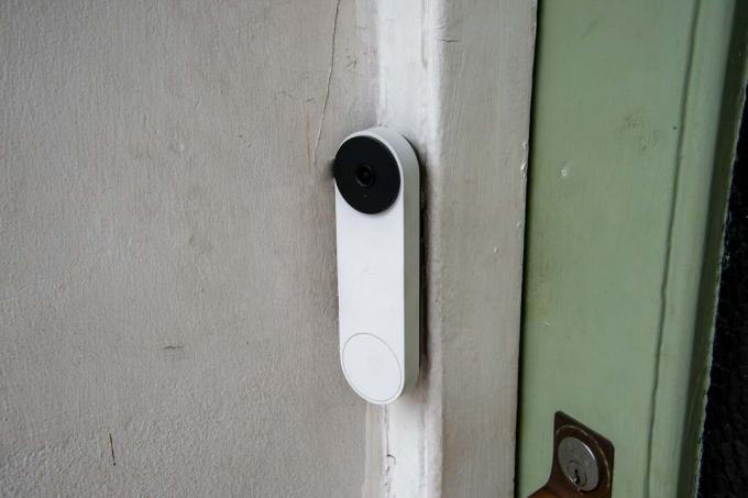 Kontrola zvončeka Nest Doorbell (batéria).