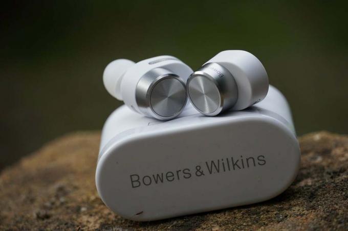 Преглед на Bowers and Wilkins PI5