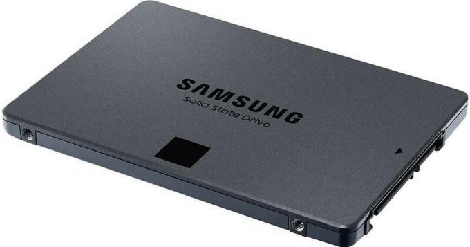 Надстройте своя компютър със сделката за Черен петък на Samsung 4TB SSD
