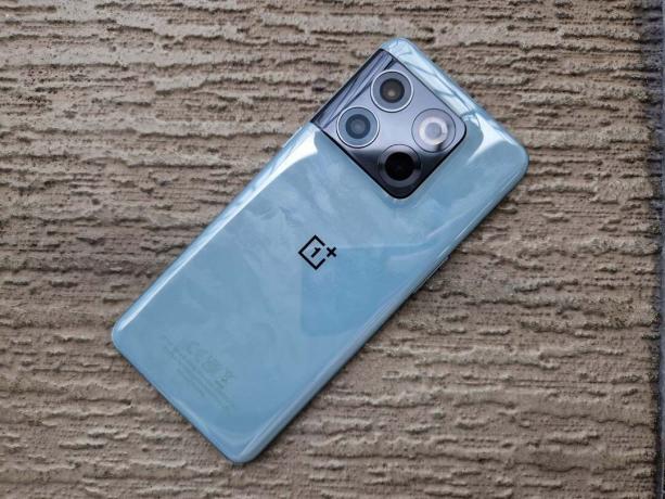 OnePlus дразни конкурент на Galaxy Z Fold 4, който може би вече съществува