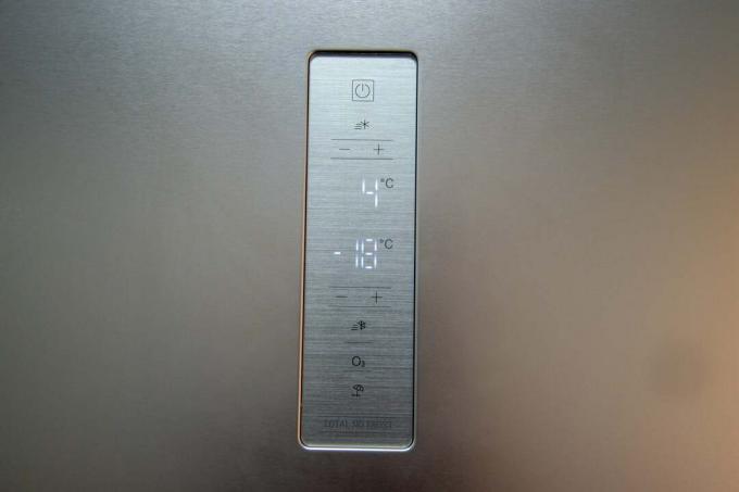 Ovládací panel chladničky s mrazničkou Hotpoint H9X 94T SX Total No Frost