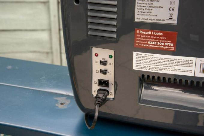 Russell Hobbs Scandi Portable Mini Cooler & Warmer alimentación y controles