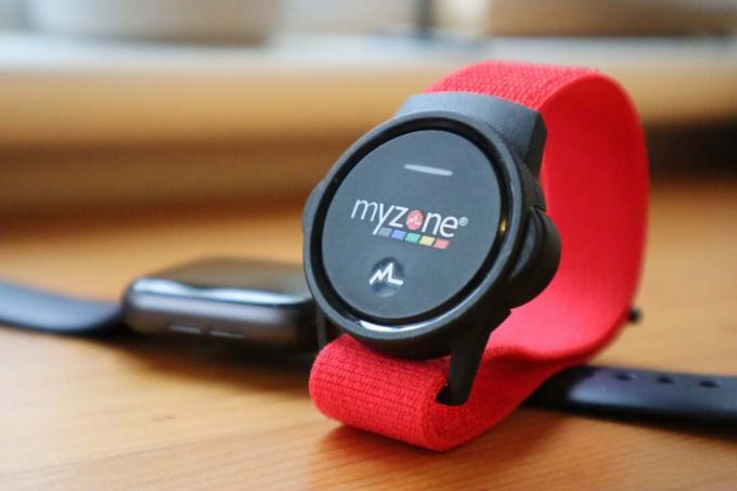 Myzone MZ-Switch satt bredvid Apple Watch SE
