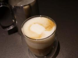 Guia Alternativo de Leites: Usando Leites Vegetais para Café