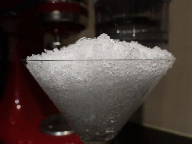 Es Hancur dengan pisau kasar dari Perlengkapan Es Cukur KitchenAid