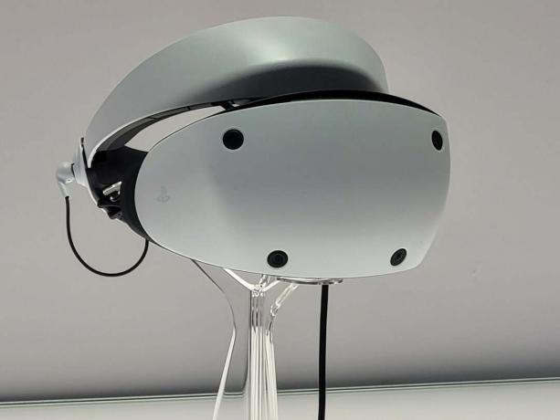 La PlayStation VR 2 è fantastica, ma non sorprende che le sue vendite siano deboli