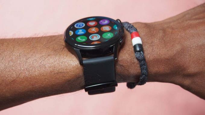 „Huawei Watch 3“ rodo laikrodžio šoną