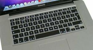 Apple MacBook Pro 15 collu (MC371B / A