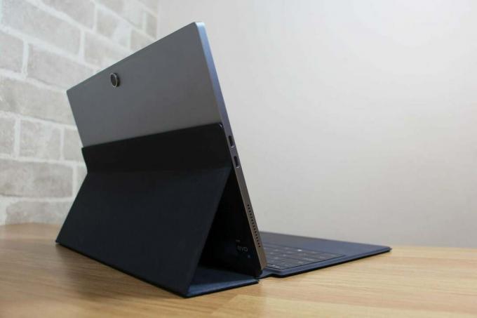 Dell XPS 13 2 σε 1 06