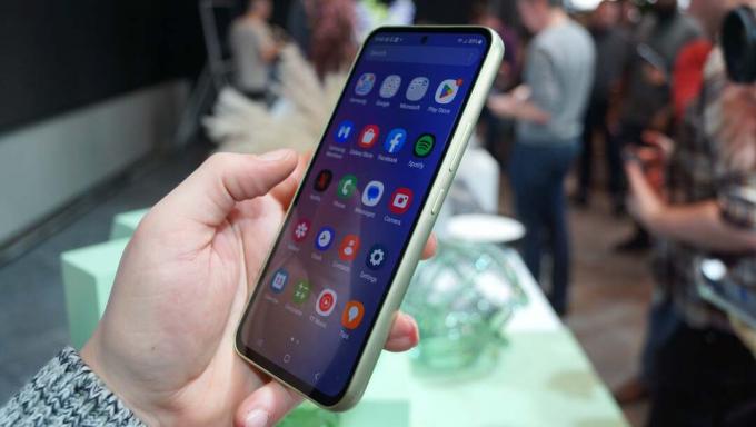 Excelentul Galaxy A54 5G de la Samsung scade la un preț scăzut impresionant