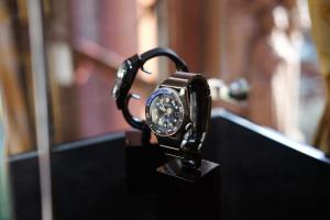 सोनी के वेना पट्टियाँ किसी भी घड़ी को स्मार्ट बनाती हैं - और आप अंत में एक खरीद सकते हैं
