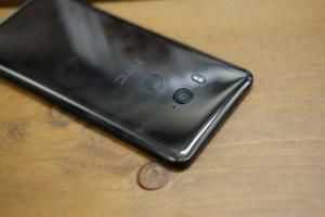 HTC U11 + - Revizuirea bateriei și verdictului
