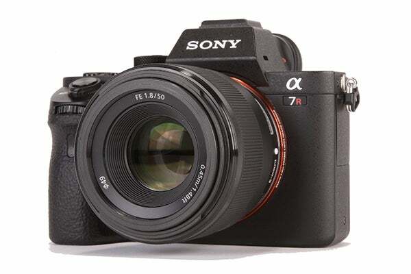 Sony FE 50mm f / 1.8 1