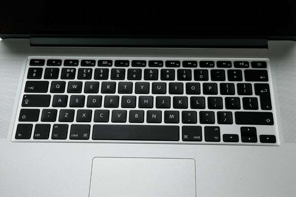 MacBook Pro 15-инчов 20