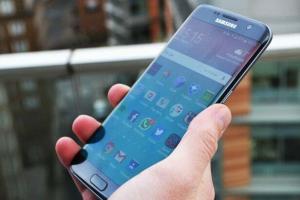 Samsung Galaxy S7 Edge - výkon, měřítka, recenze aplikací Samsung Pay a Edge