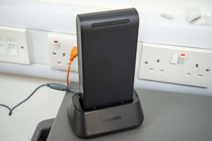 Зарядно устройство за батерии Samsung Jet AI по поръчка