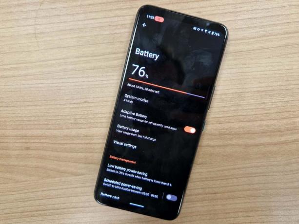 Asus ROG Phone 6 akumulatora ekrāns