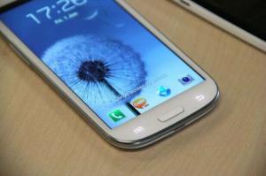Samsung Galaxy S3 proti Sony Xperia Z