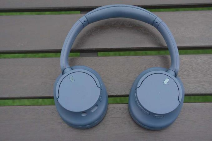 Αυτά τα ακουστικά Sony ANC είναι τόσο προσιτά για τη Black Friday