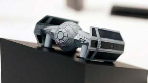 Tämä virallinen Tähtien sota Millennium Falcon -drooni on saanut sen missä se laskee