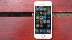 IPhone SE-krav tvingar Apple att beställa fler telefoner - rapportera
