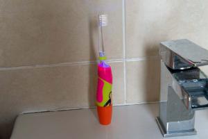 Brush-Baby KidzSonic Electric Toothbrush 3-6 tahun Review