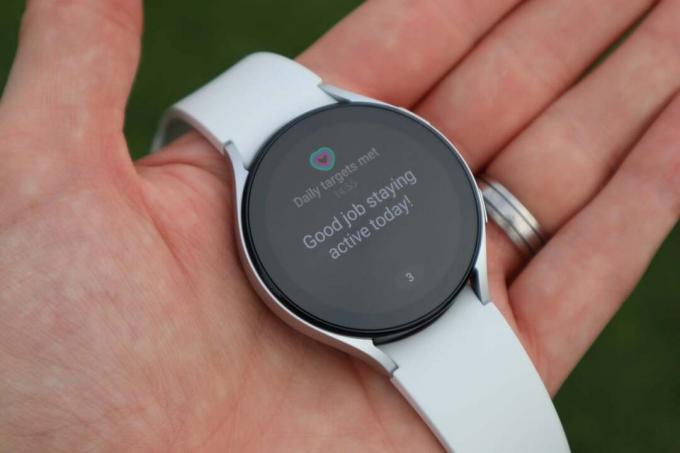 Galaxy Watch 5 baru saja mendapatkan diskon yang kami tunggu-tunggu
