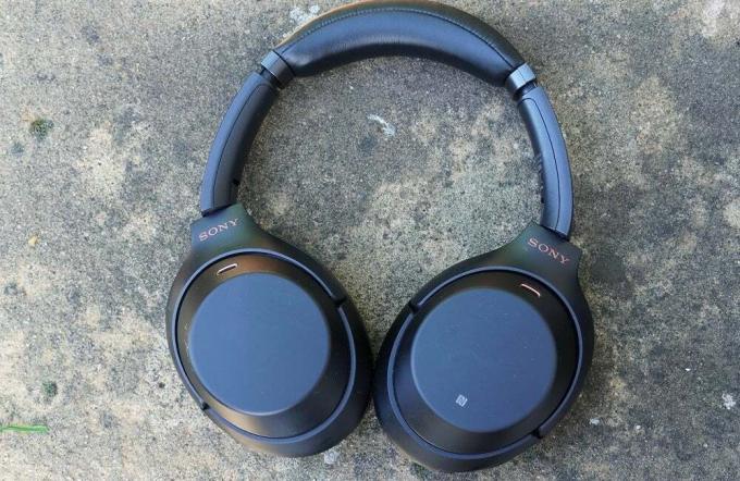 האוזניות של סוני WH-1000XM3 במחיר של 175.50 ליש"ט הם העסקה של סוף השבוע