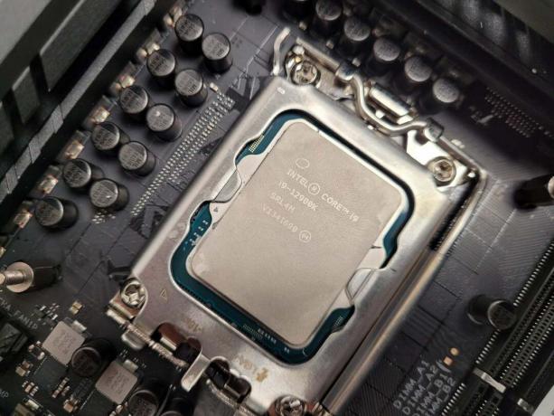 „Intel Core i9-12900K“ (2)