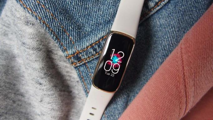 Fitbit Luxe tem uma tela colorida