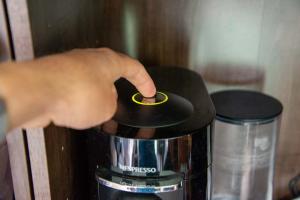 Hvordan bruke en Nespresso Vertuo eller Vertuoline maskin